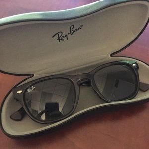 Ray-Ban 4140 Sunglasses w/case